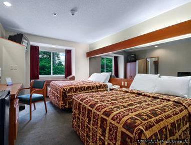 Microtel Inn & Suites Newport News Room photo